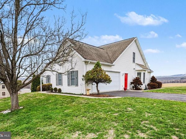 400 LOCUST STREET, HALIFAX, PA 17032