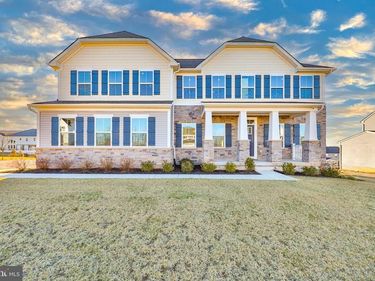 2890 HAWK VALLEY COURT, CENTER VALLEY, PA 18034