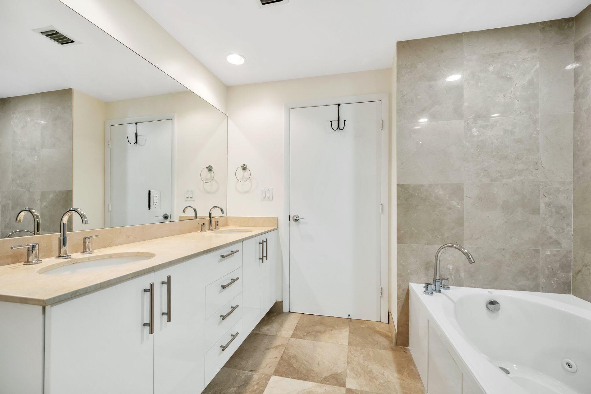 550 Okeechobee Boulevard, Unit 1205, West Palm Beach, FL 33401 Photo