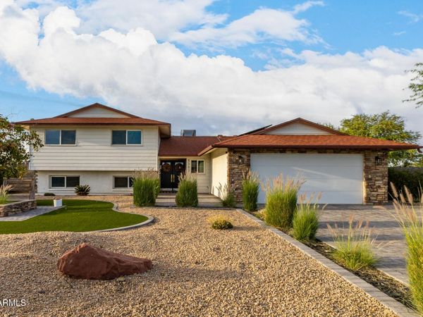 5302 W GREENWAY Road, Glendale, AZ 85306