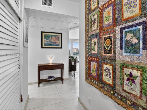 3233 NE 34th St, Unit 1207, Fort Lauderdale, FL 33308