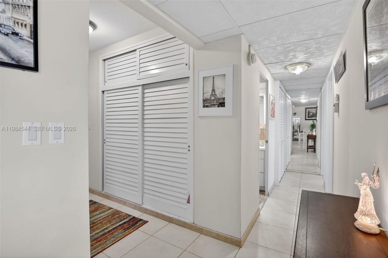 3233 NE 34th St, Unit 1207, Fort Lauderdale, FL 33308 Photo