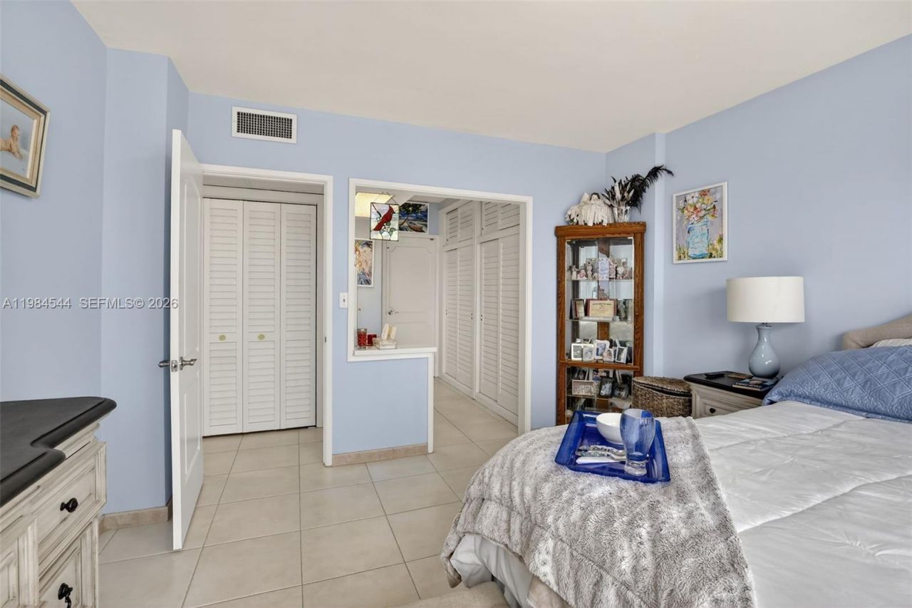 3233 NE 34th St, Unit 1207, Fort Lauderdale, FL 33308 Photo