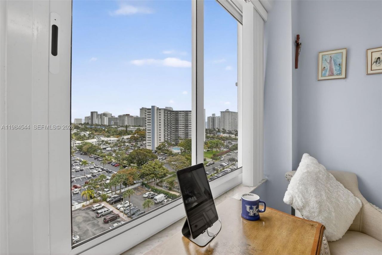 3233 NE 34th St, Unit 1207, Fort Lauderdale, FL 33308 Photo