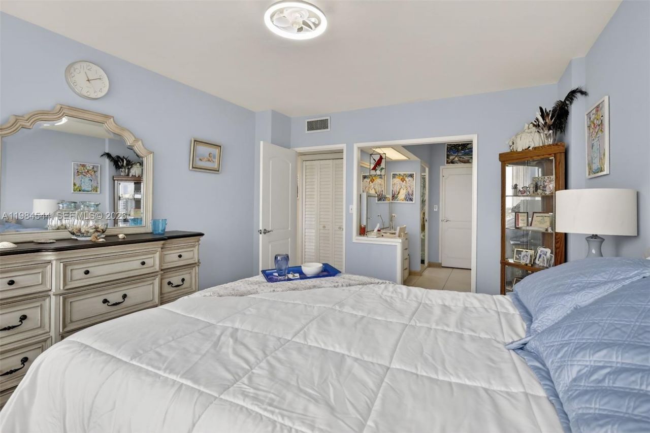 3233 NE 34th St, Unit 1207, Fort Lauderdale, FL 33308 Photo