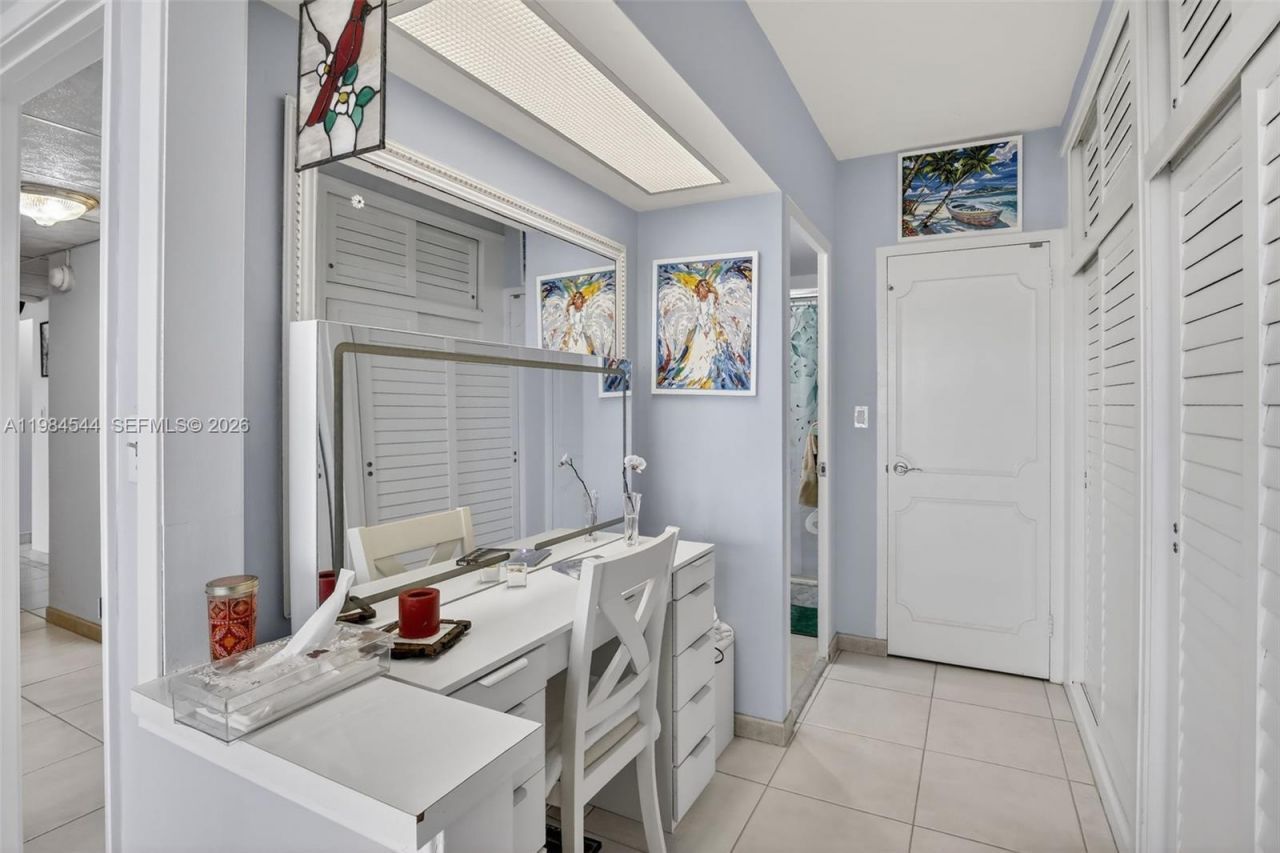 3233 NE 34th St, Unit 1207, Fort Lauderdale, FL 33308 Photo