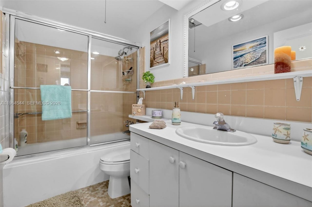 3233 NE 34th St, Unit 1207, Fort Lauderdale, FL 33308 Photo