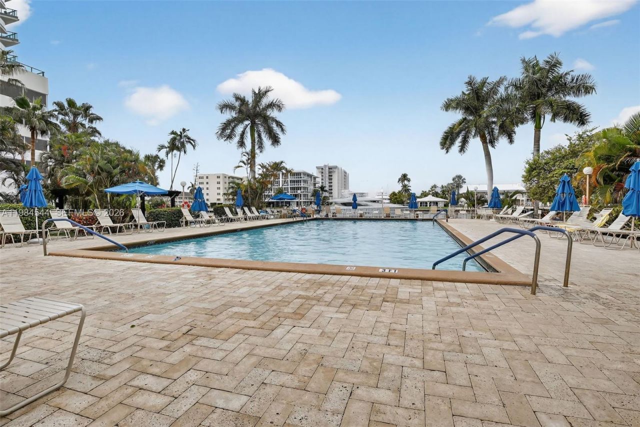 3233 NE 34th St, Unit 1207, Fort Lauderdale, FL 33308 Photo