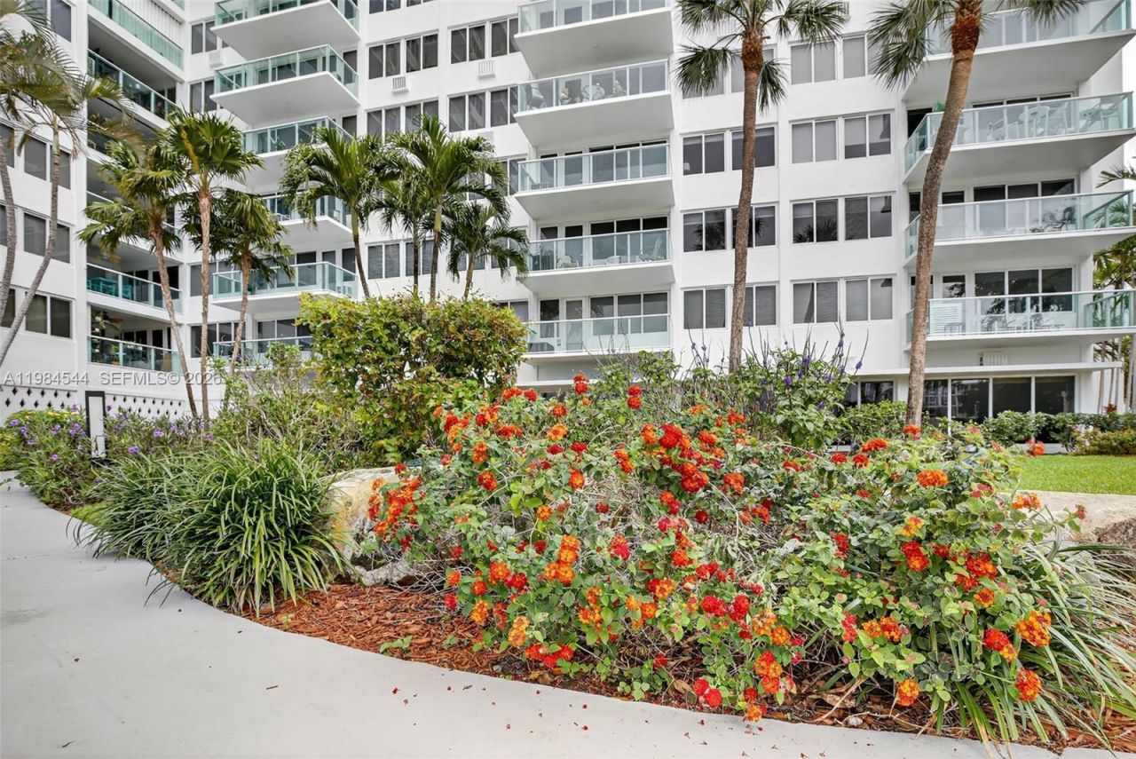 3233 NE 34th St, Unit 1207, Fort Lauderdale, FL 33308 Photo