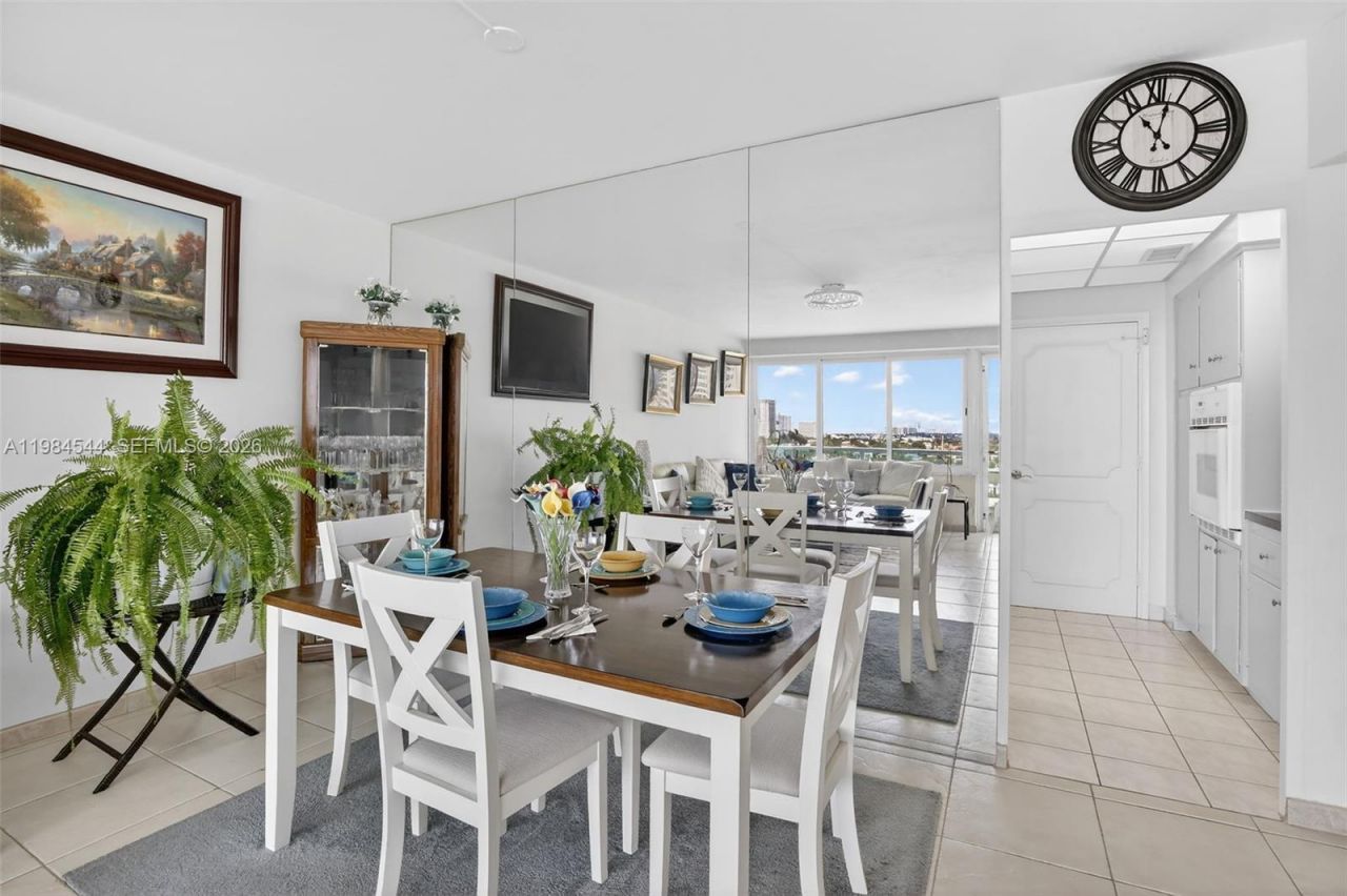 3233 NE 34th St, Unit 1207, Fort Lauderdale, FL 33308 Photo