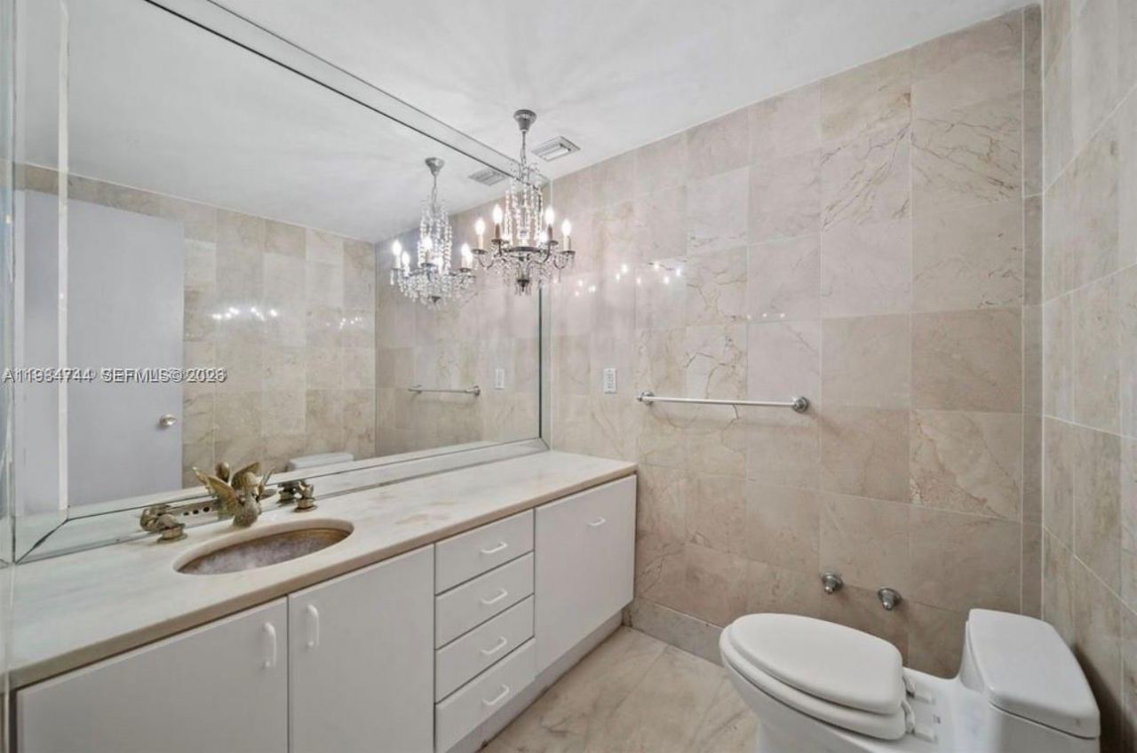 5255 Collins Ave, Unit 5J, Miami Beach, FL 33140 Photo