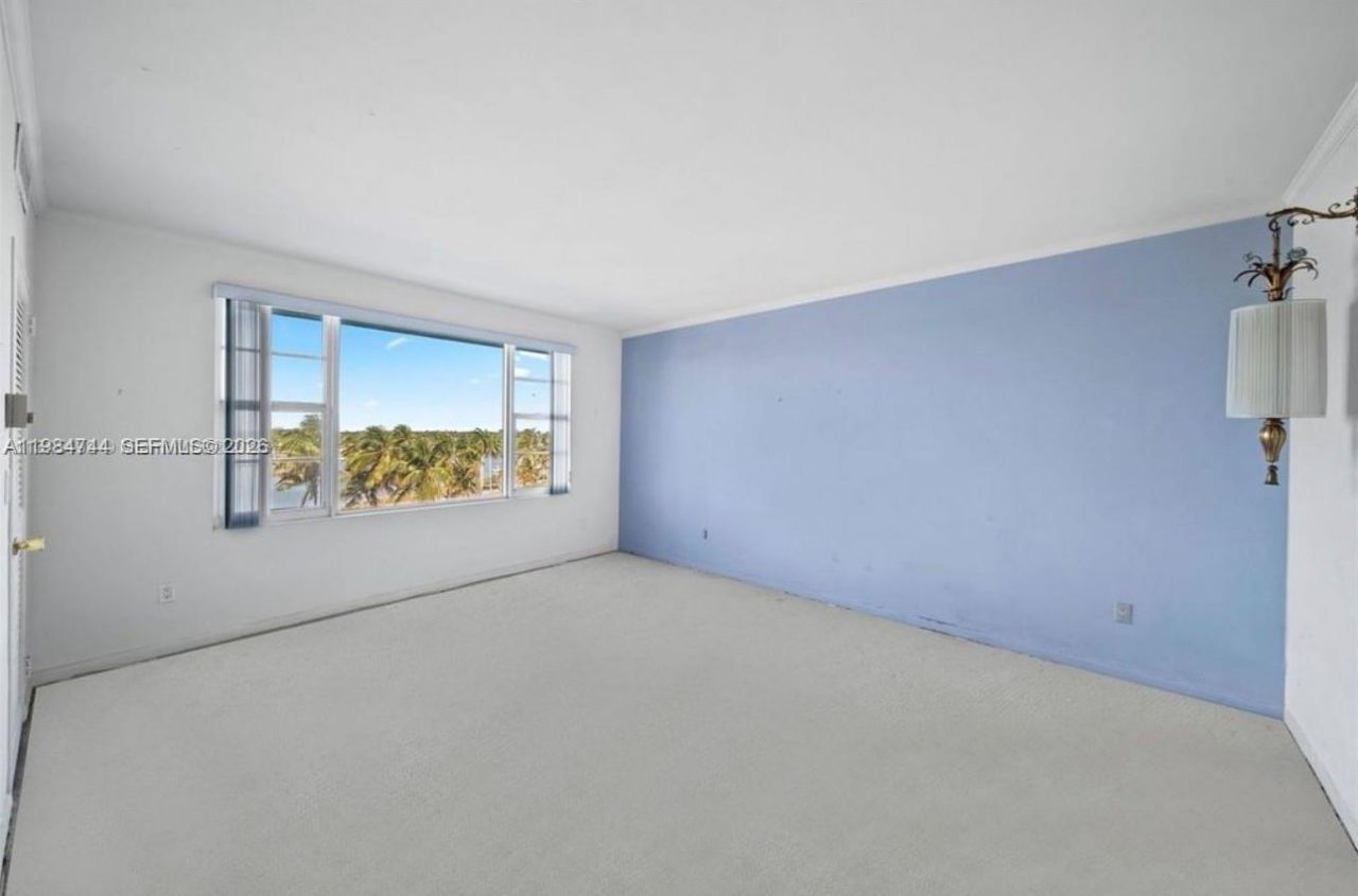 5255 Collins Ave, Unit 5J, Miami Beach, FL 33140 Photo