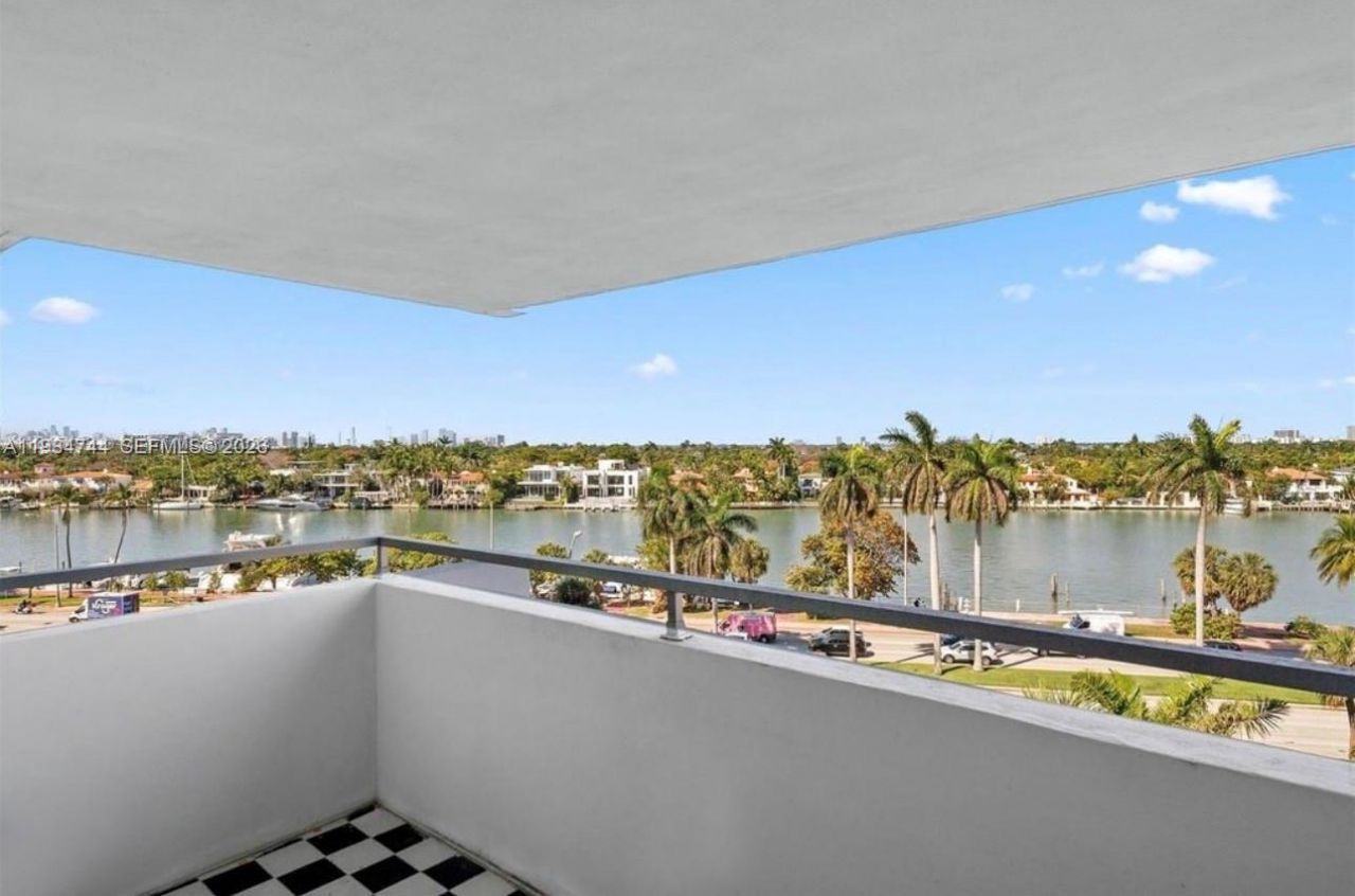 5255 Collins Ave, Unit 5J, Miami Beach, FL 33140 Photo