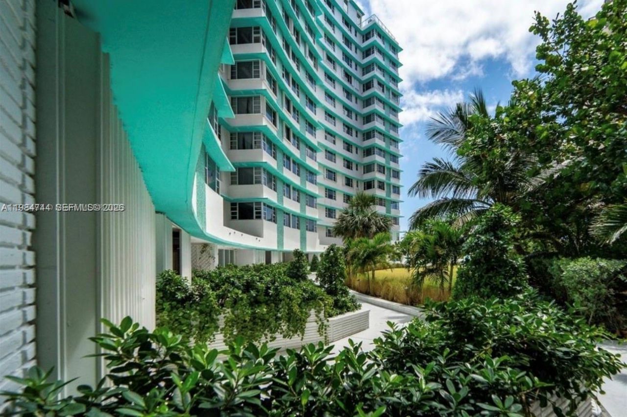 5255 Collins Ave, Unit 5J, Miami Beach, FL 33140 Photo