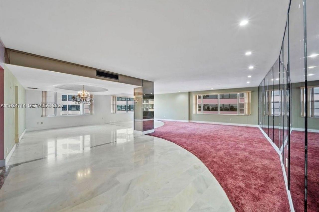 5255 Collins Ave, Unit 5J, Miami Beach, FL 33140 Photo