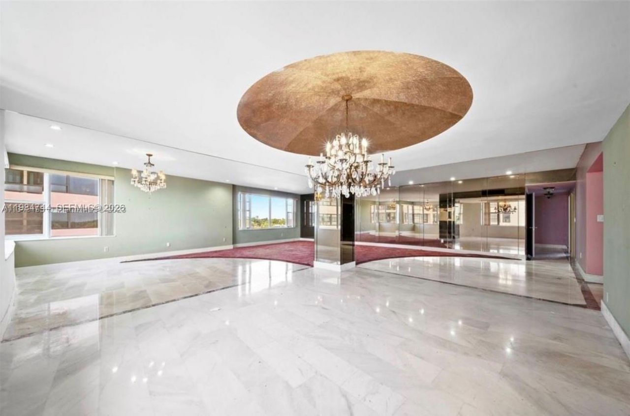 5255 Collins Ave, Unit 5J, Miami Beach, FL 33140 Photo