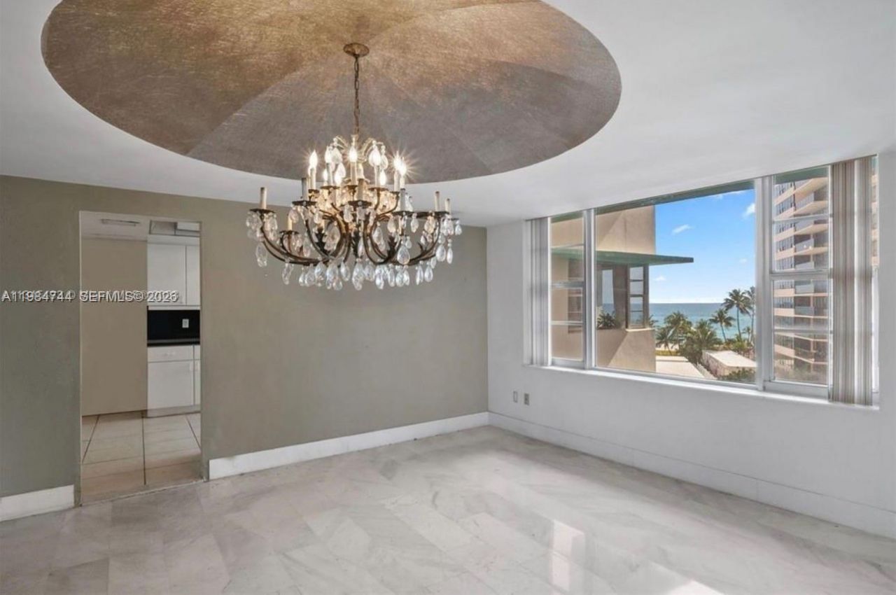 5255 Collins Ave, Unit 5J, Miami Beach, FL 33140 Photo