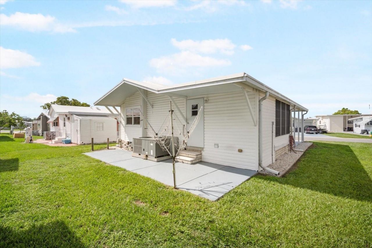35045 Cynthia Avenue, Zephyrhills, FL 33541 Photo