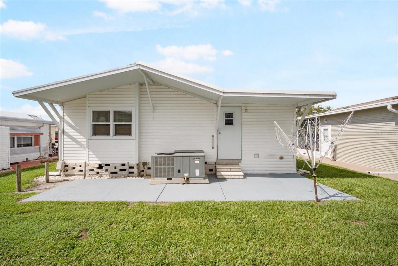 35045 Cynthia Avenue, Zephyrhills, FL 33541 Photo