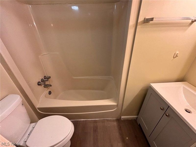 519 Crosby Street, Unit 8, Akron, OH 44302 Photo 9