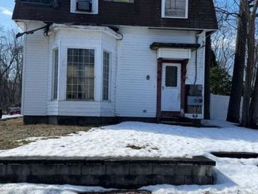 21 Park St, Athol, MA 01331