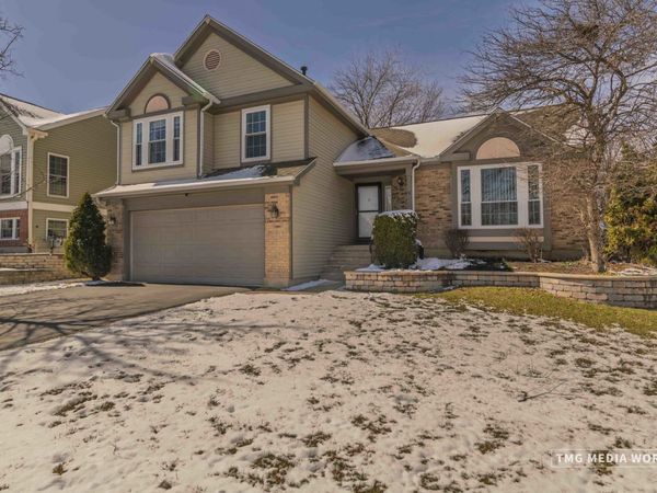 3540 Fairfax Court, Aurora, IL 60504