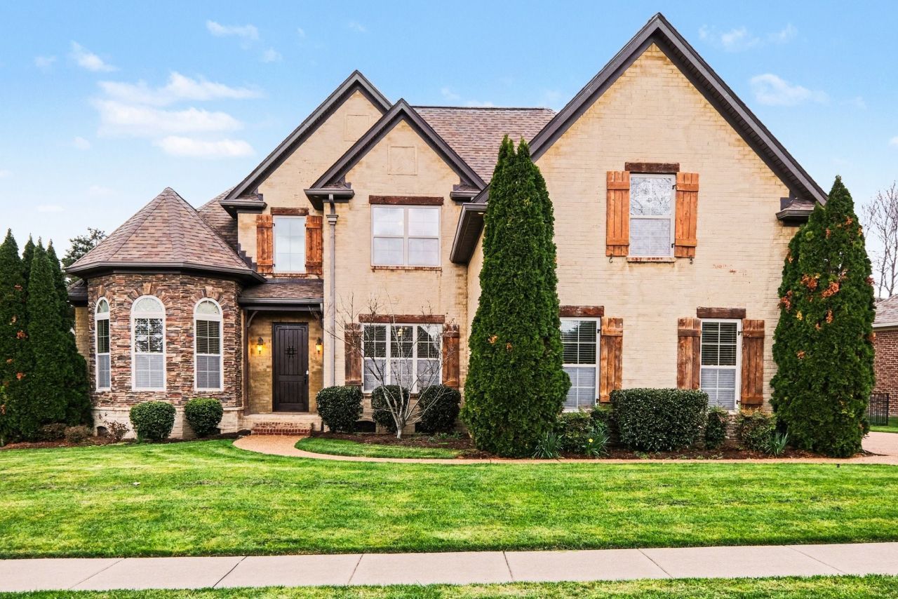 1017 Alice Springs Cir, Spring Hill, TN 37174 Main Photo