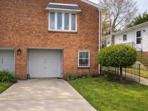 524 LONGSHORE AVENUE, PHILADELPHIA, PA 19111