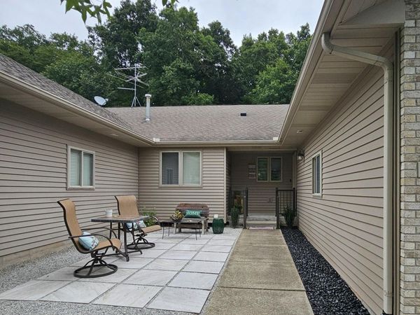 8094 Misty View SW, Byron Center, MI 49315