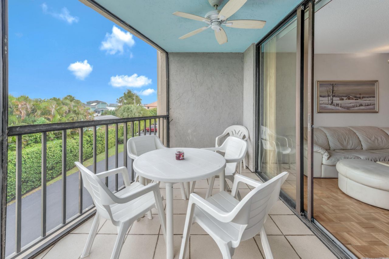 890 N Federal Highway, Unit 302, Lantana, FL 33462 Photo