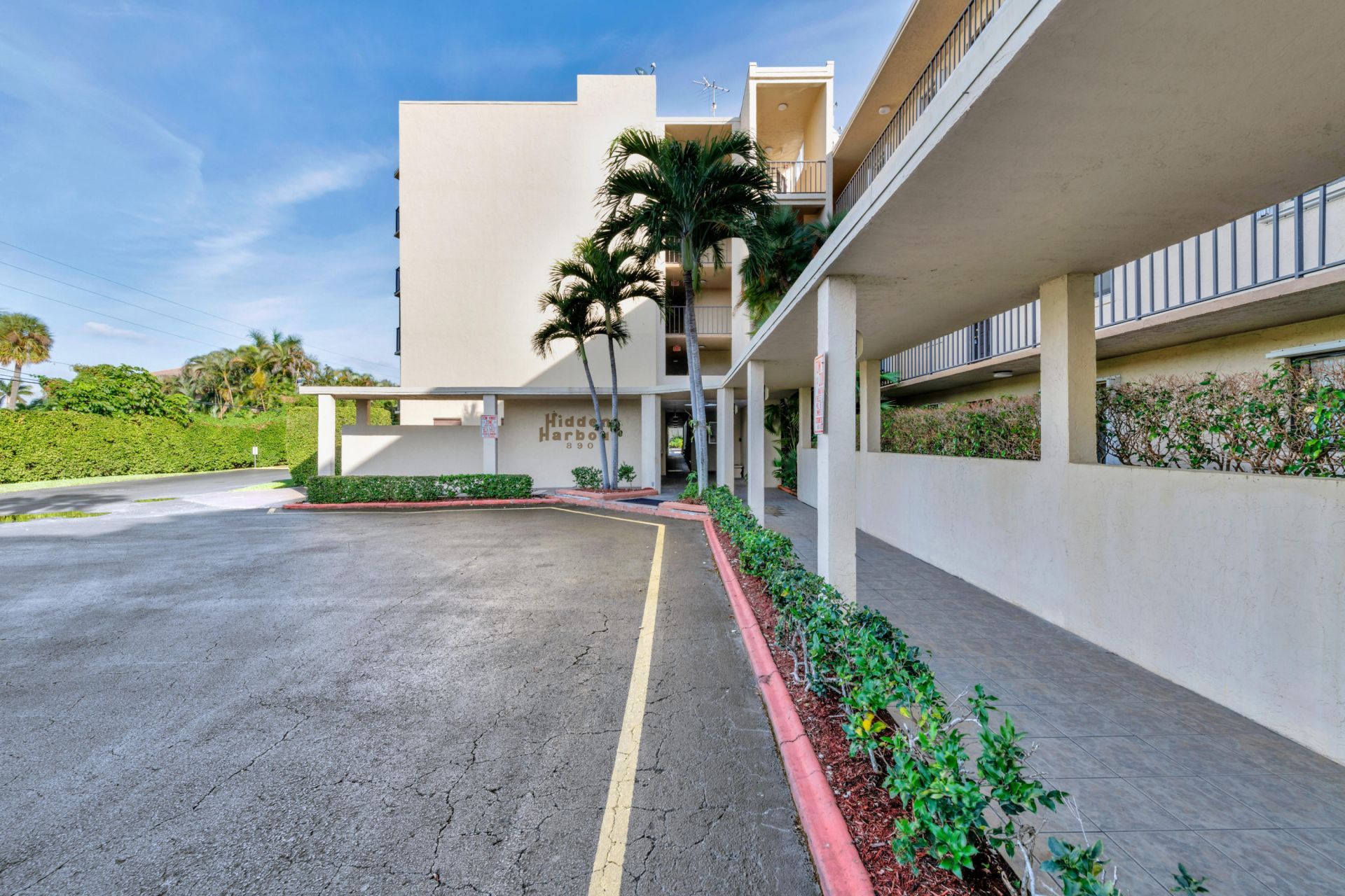 890 N Federal Highway, Unit 302, Lantana, FL 33462 Photo