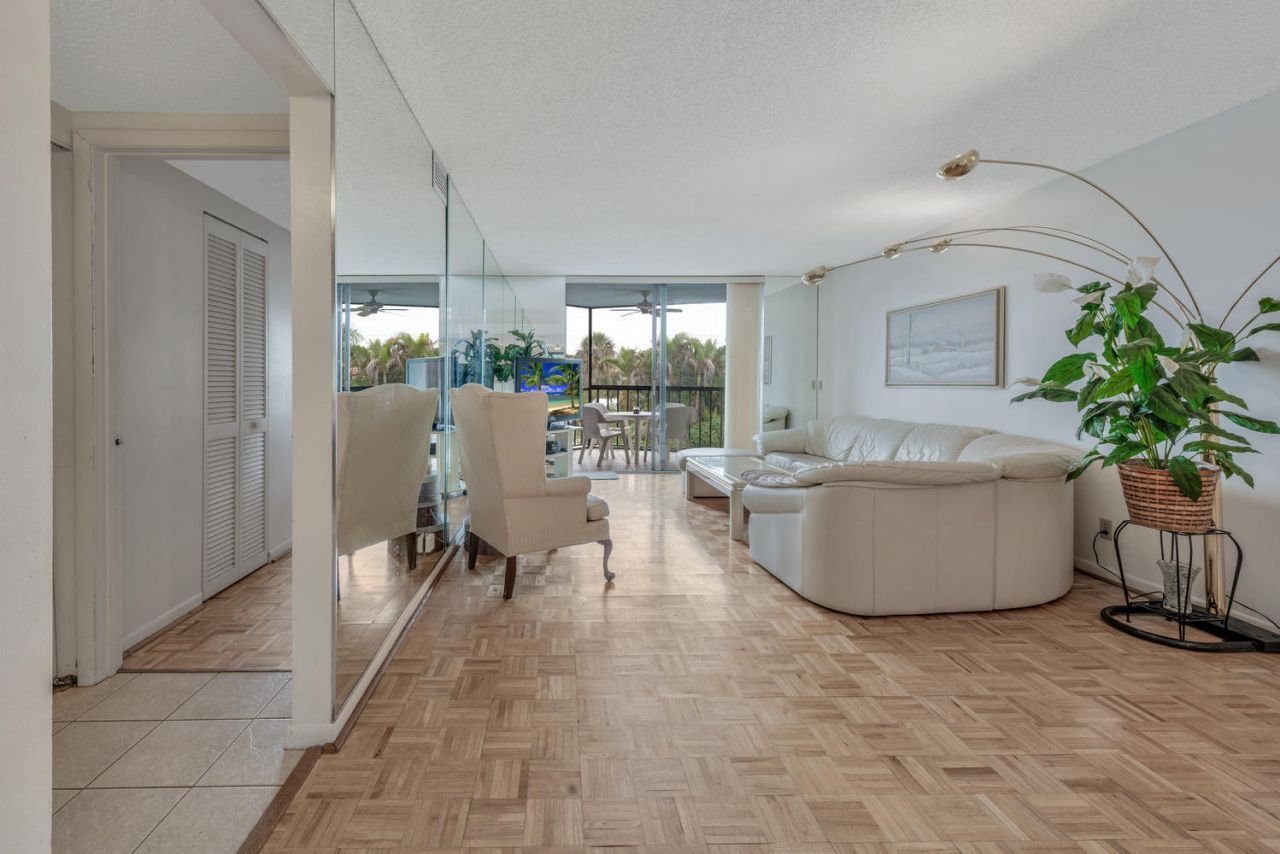 890 N Federal Highway, Unit 302, Lantana, FL 33462 Photo