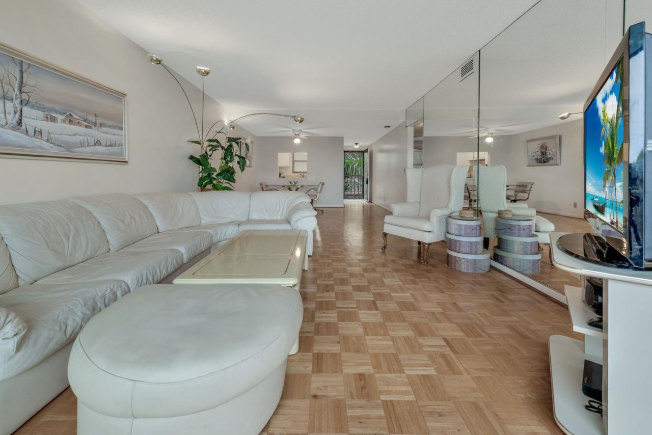 890 N Federal Highway, Unit 302, Lantana, FL 33462 Photo