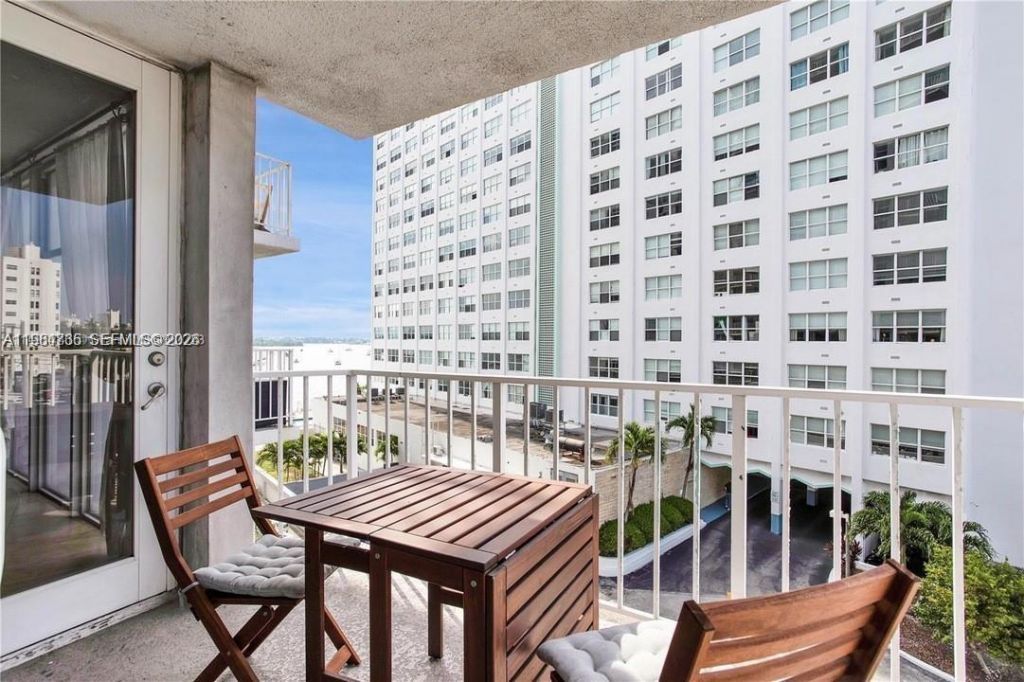 1228 West Ave, Unit 308, Miami Beach, FL 33139 Photo