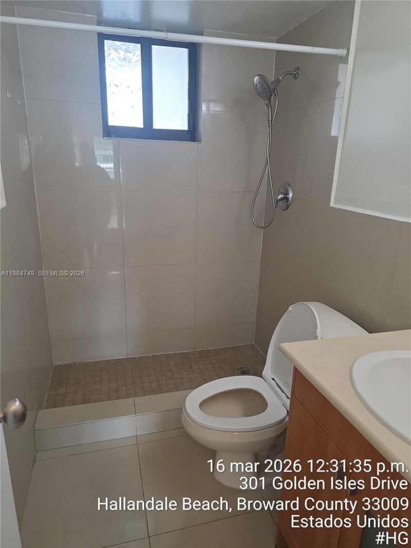 301 Golden Isles Dr , Unit 110, Hallandale Beach, FL 33009 Photo