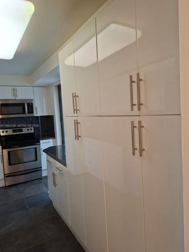 301 Golden Isles Dr , Unit 110, Hallandale Beach, FL 33009 Photo