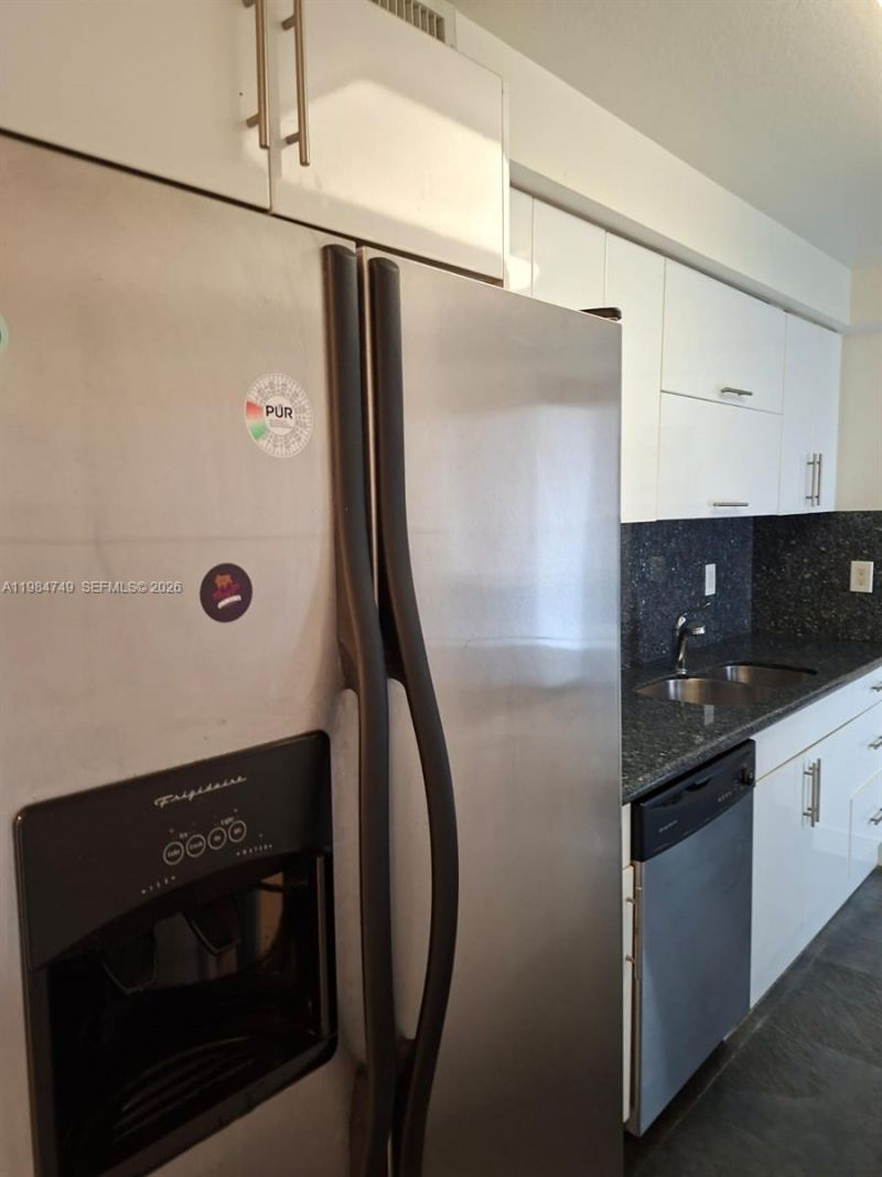 301 Golden Isles Dr , Unit 110, Hallandale Beach, FL 33009 Photo