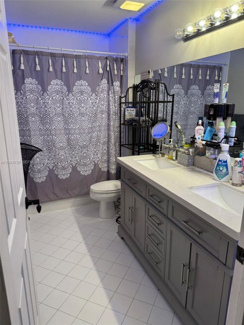 1471 NW 159th Ave , Pembroke Pines, FL 33028 Photo