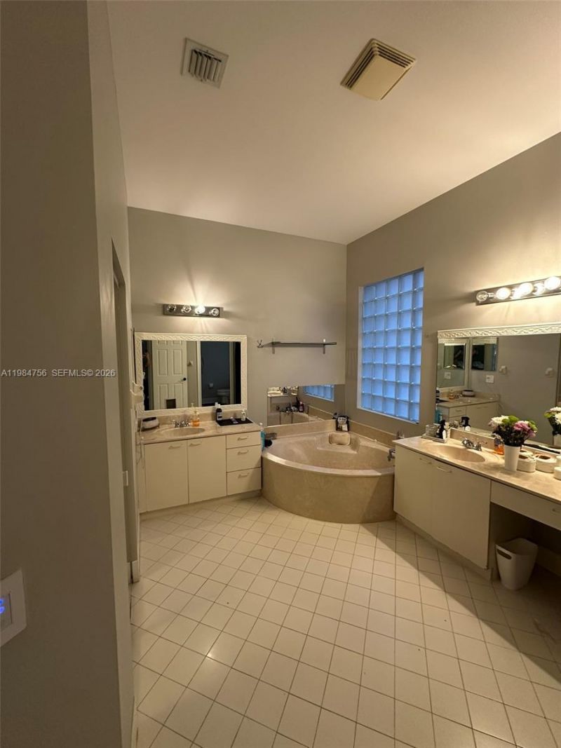 1471 NW 159th Ave , Pembroke Pines, FL 33028 Photo