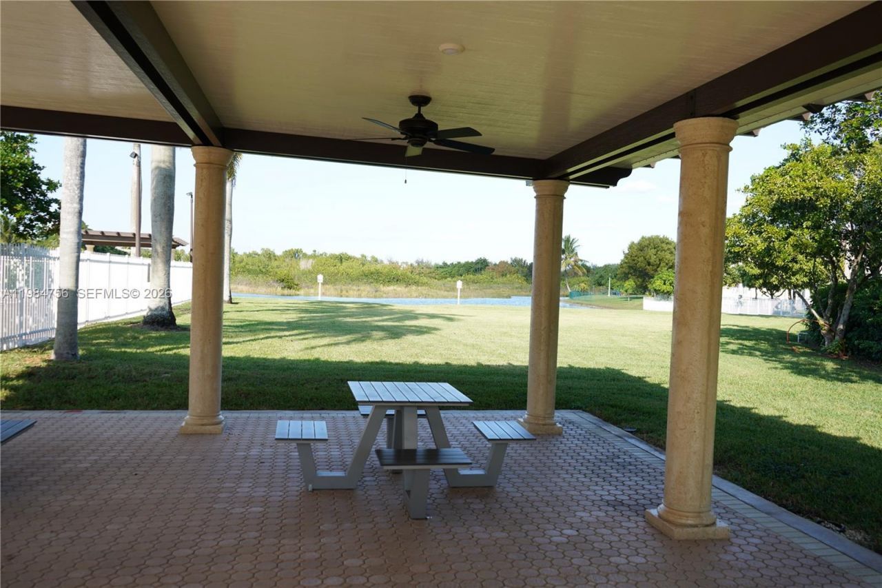 1471 NW 159th Ave , Pembroke Pines, FL 33028 Photo