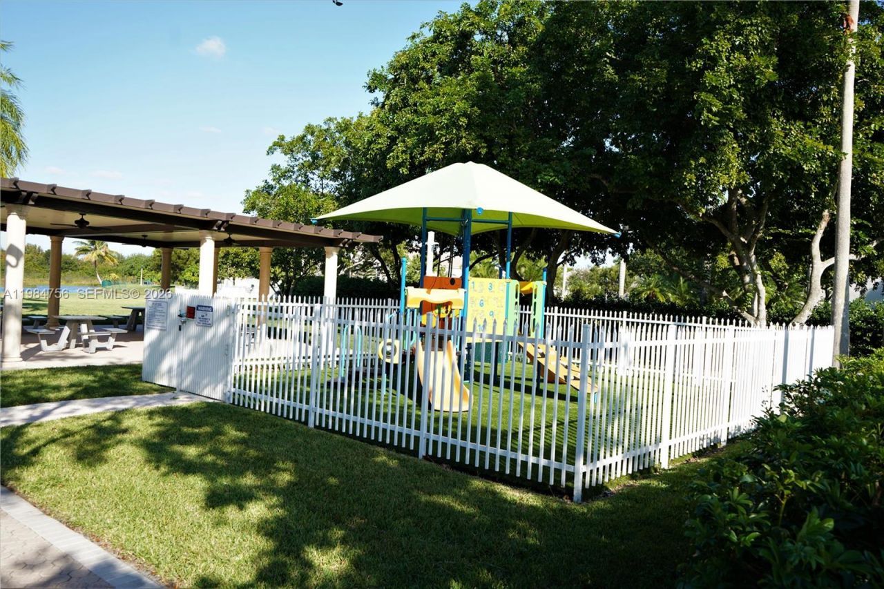 1471 NW 159th Ave , Pembroke Pines, FL 33028 Photo