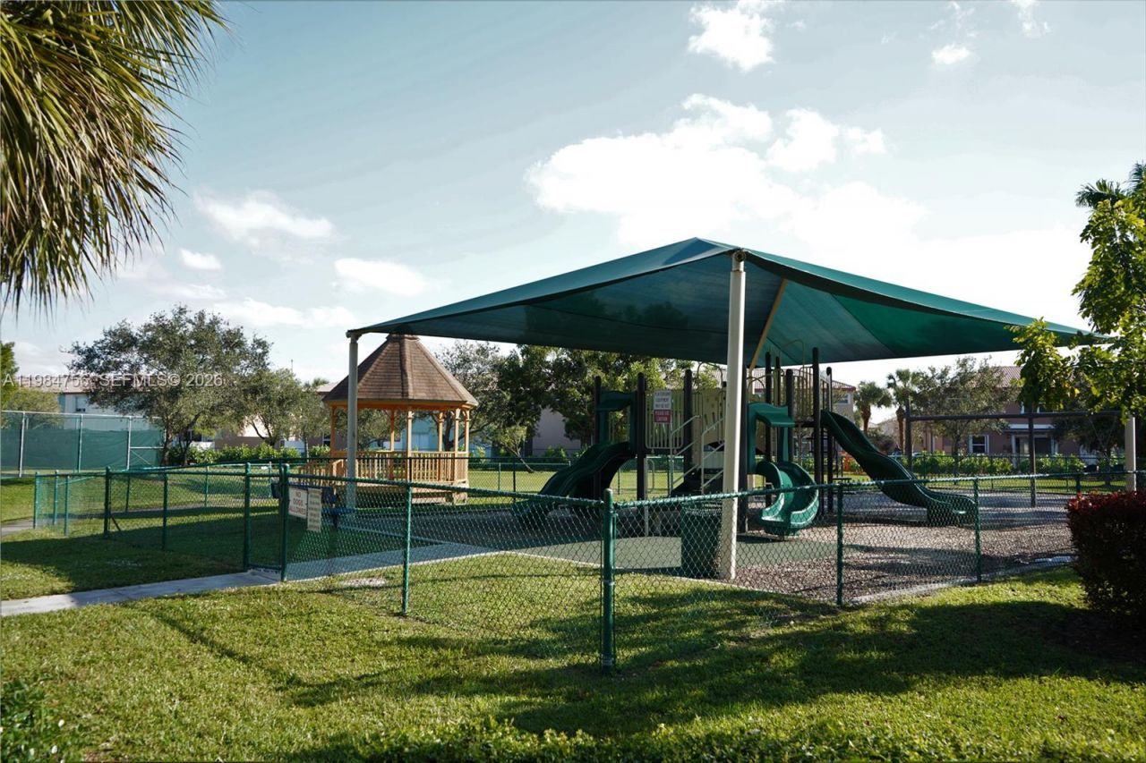 1471 NW 159th Ave , Pembroke Pines, FL 33028 Photo