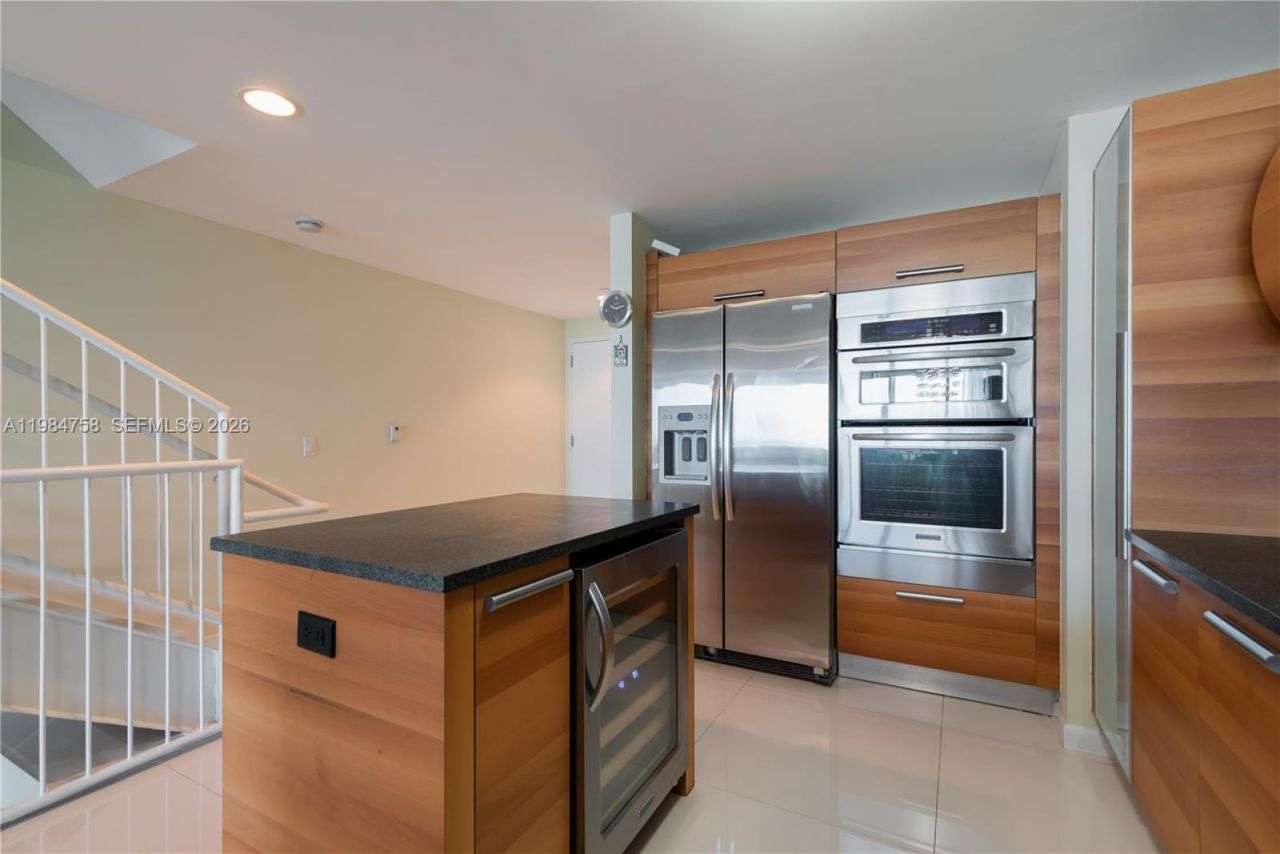 2950 NE 188th St , Unit 504, Aventura, FL 33180 Photo