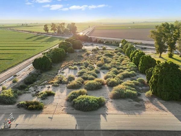 2465 Meloland Rd, El Centro, CA 92243