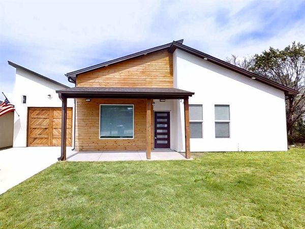 828 Indian Drive , Granbury, TX 76048