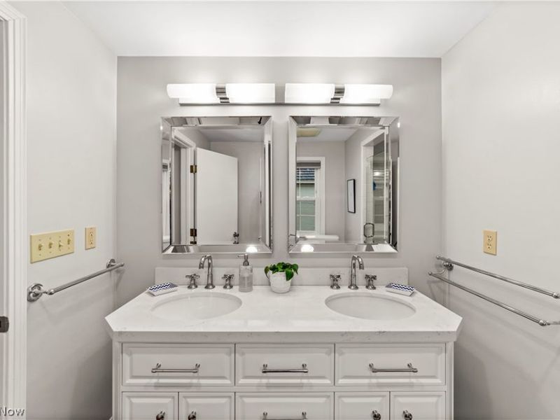 21975 Calverton Road, Shaker Heights, OH 44122 Photo 24