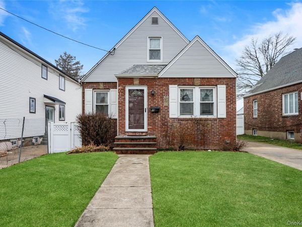 19 William Street , Valley Stream, NY 11580