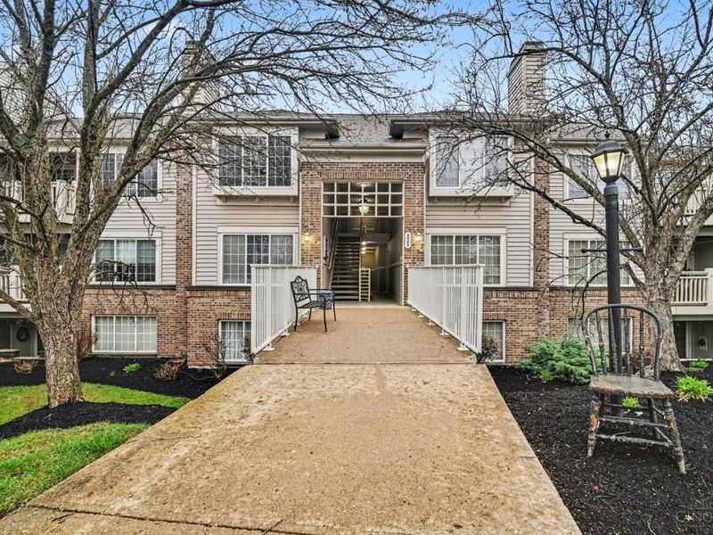 9905 Regatta Drive, Unit 304, Colerain Township, OH 45252 Photo 2