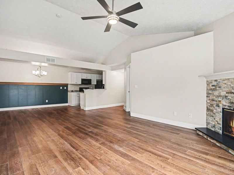 9905 Regatta Drive, Unit 304, Colerain Township, OH 45252 Photo 4