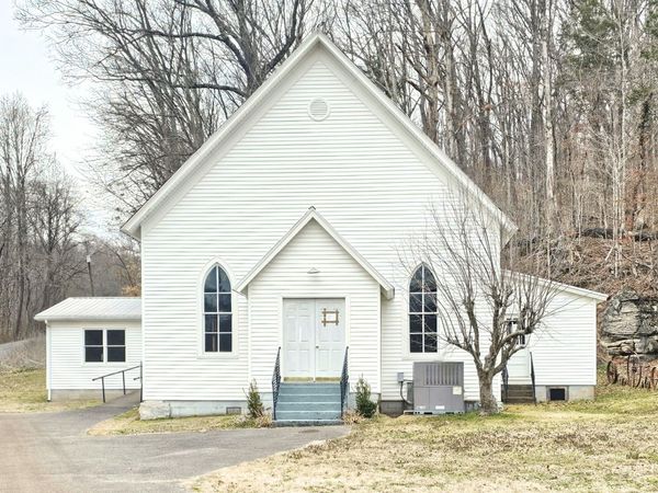 1124 Earl Leach Rd, Cumberland Furnace, TN 37051